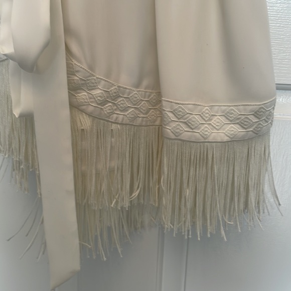 Fun summer white dress - Picture 4 of 5